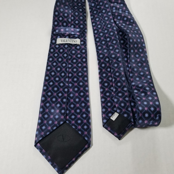 Valentino Men's Tie Made In Italy Blue 100% Silk Woven Necktie Floral - Picture 2 of 6